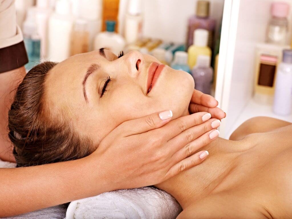 Facial Massage – Why You Should Get One